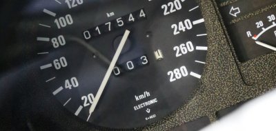 BMW M6 Alpina 1988 speedometer