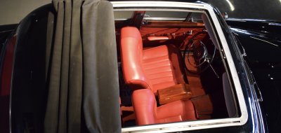 سقف قماشي قابل للطي لسيارة مرسيدس بنز ١٩٠ موديل عام ١٩٦٠